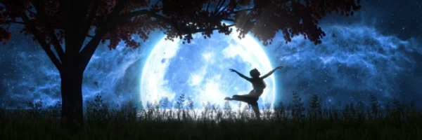 Dance under the fullmoon